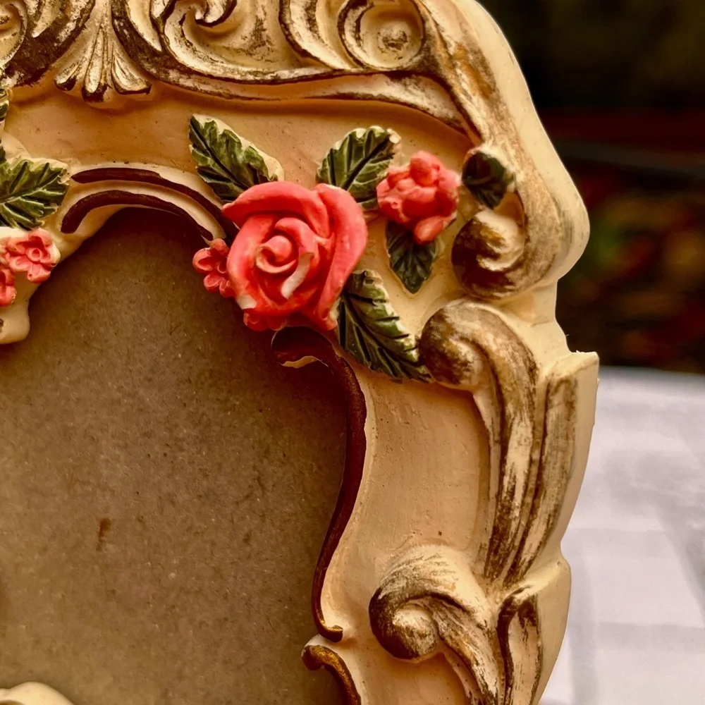 Vintage 3 D folding  Victorian style with roses pictures frame